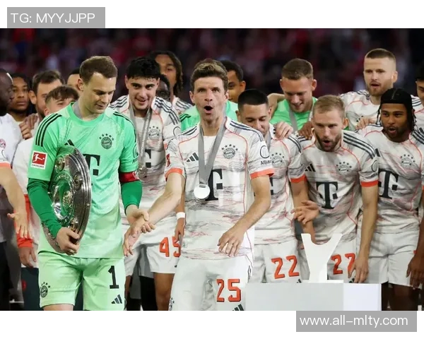 阿尔巴与布斯克茨宣布退役穆勒致敬两位传奇球员