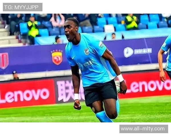 法比奥与马马杜马莱莱携手备战新赛季全力以赴训练中