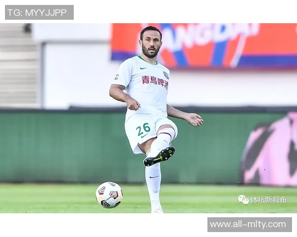 裁判专家解析里奇手球争议认为主裁和VAR的决定完全合理