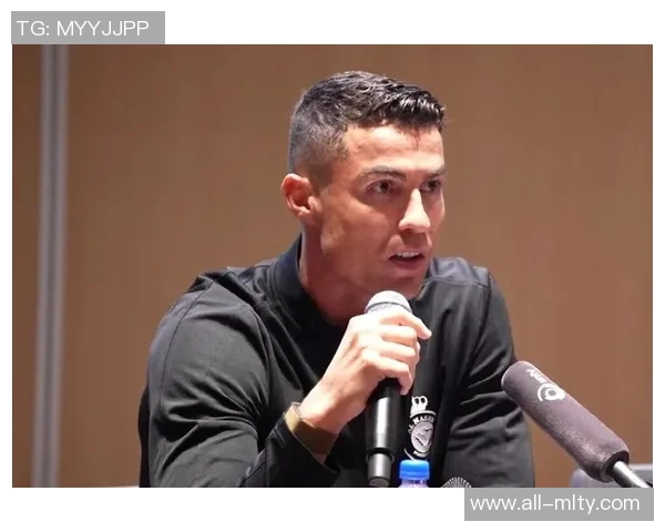 男子因焚烧C罗雕像被警方逮捕送精神病院接受治疗 男子因焚烧C罗雕像被警方逮捕送精神病院接受治疗